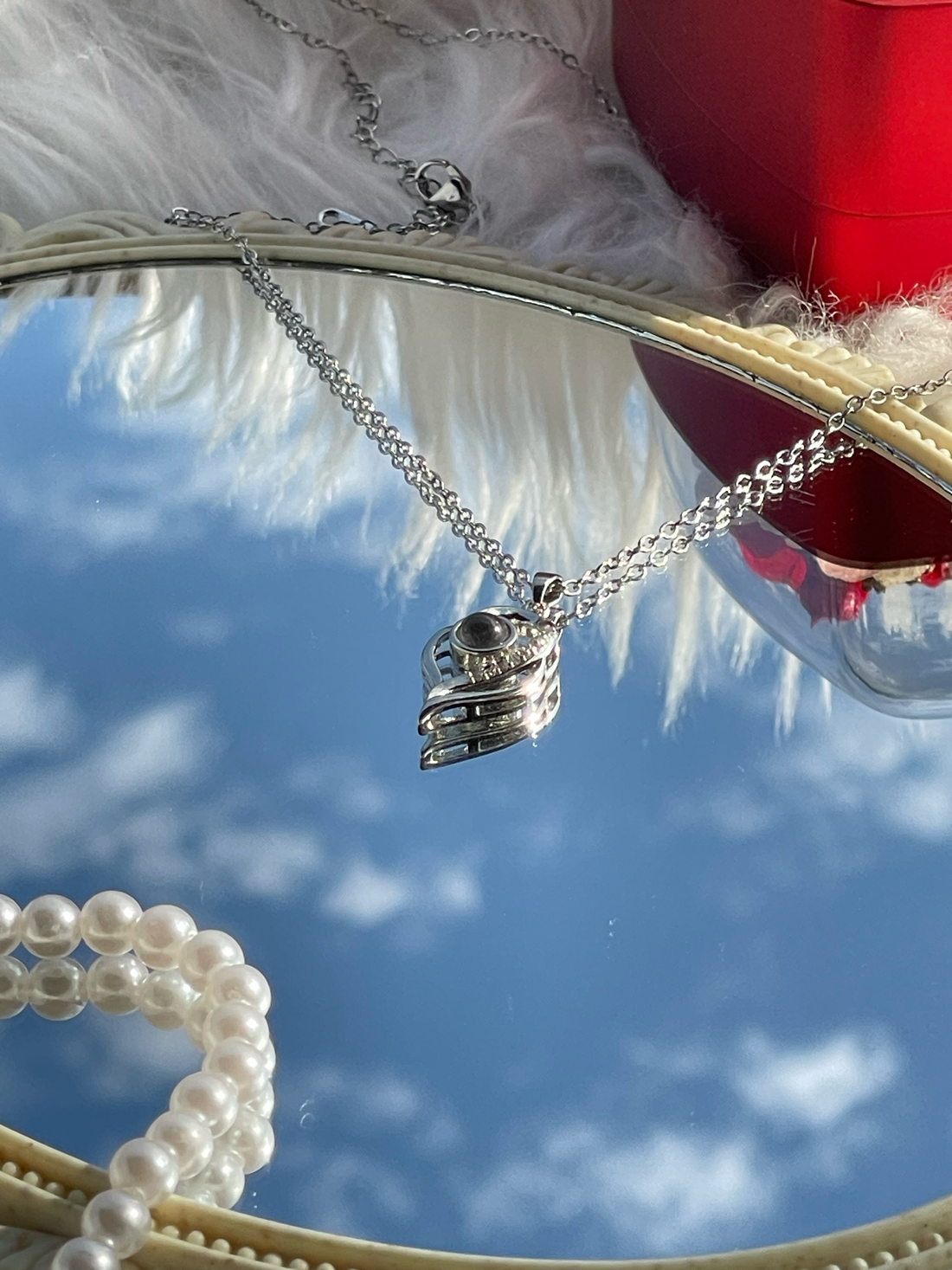 The Unseen Connection: Weaving Memories into a World of 'Unik' Creations