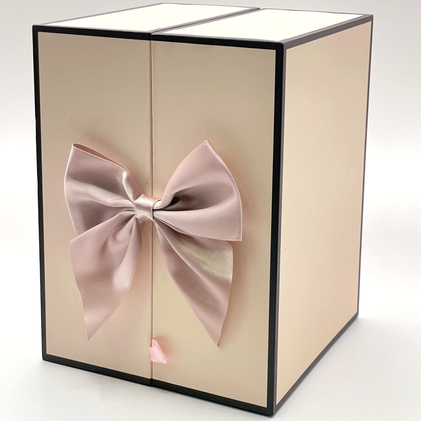 Eternal Flower Necklace for Mom – The Symbol of Unending Love & Gratitude