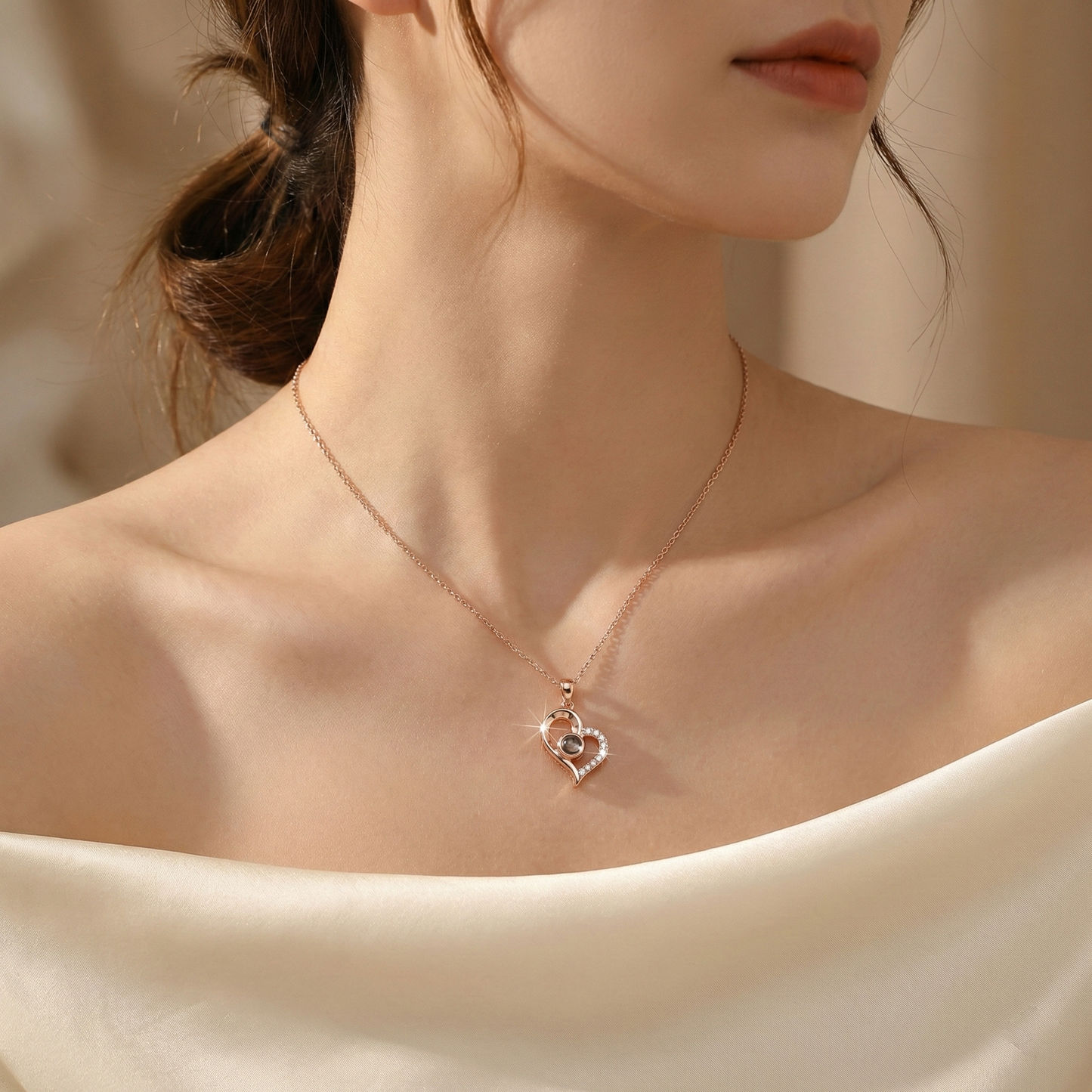 Eternal Flower Necklace for Mom – The Symbol of Unending Love & Gratitude