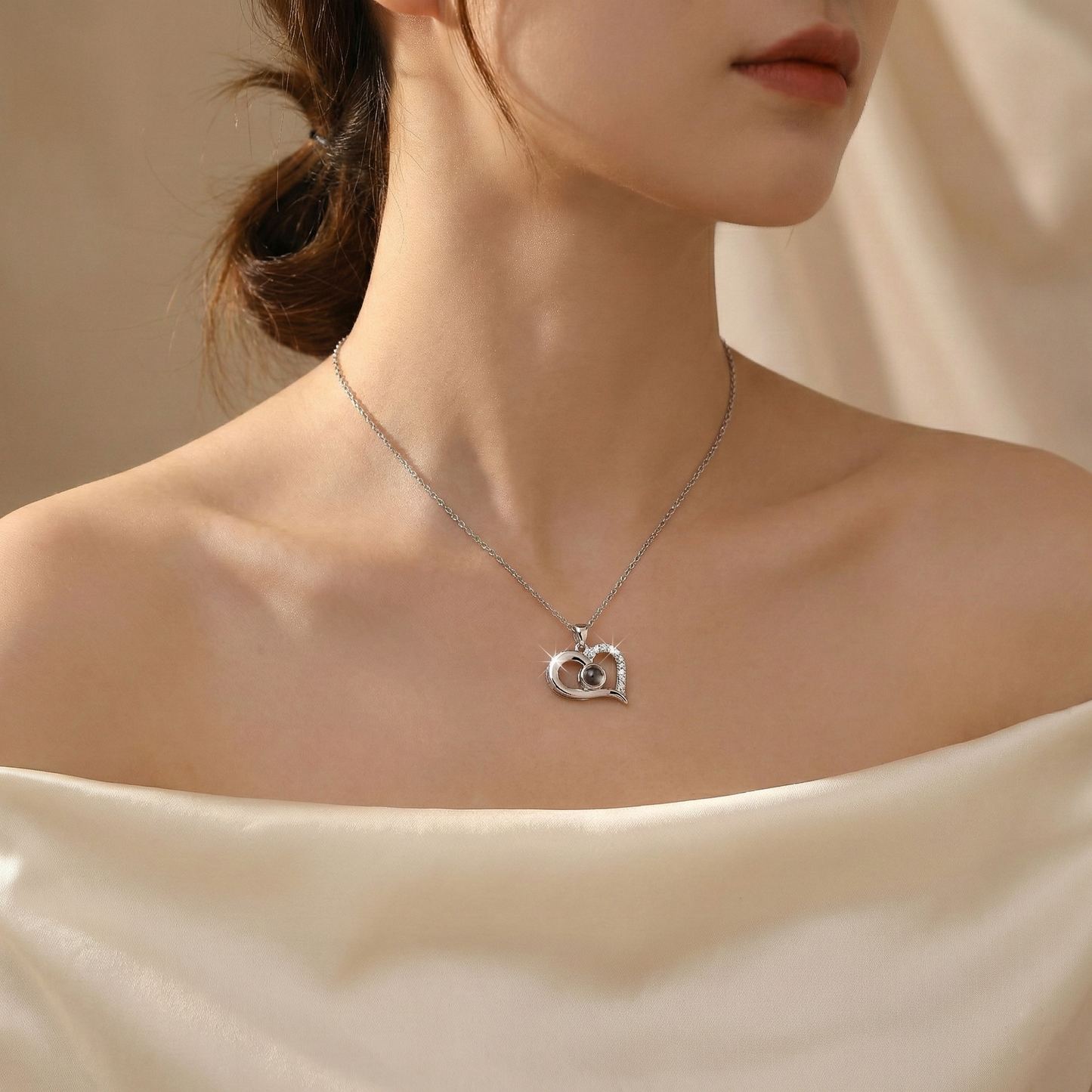 Eternal Flower Necklace for Mom – The Symbol of Unending Love & Gratitude