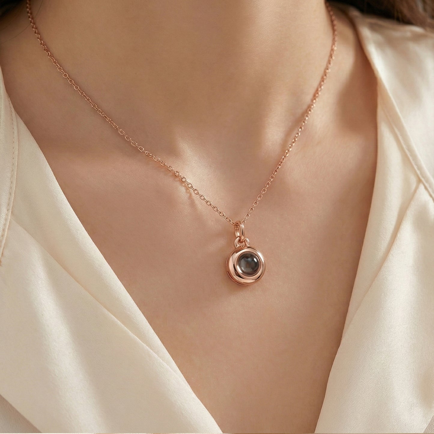 Personalized Circle Photo Projection Necklace – Custom Picture Jewelry Gift for Her, Mom & Wife