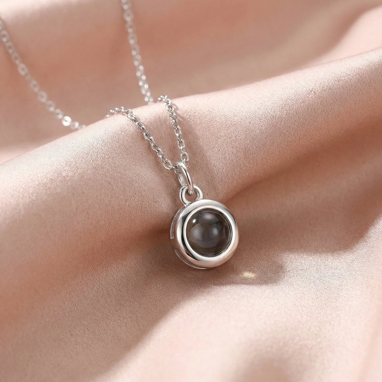 Personalized Circle Photo Projection Necklace – Custom Picture Jewelry Gift for Her, Mom & Wife